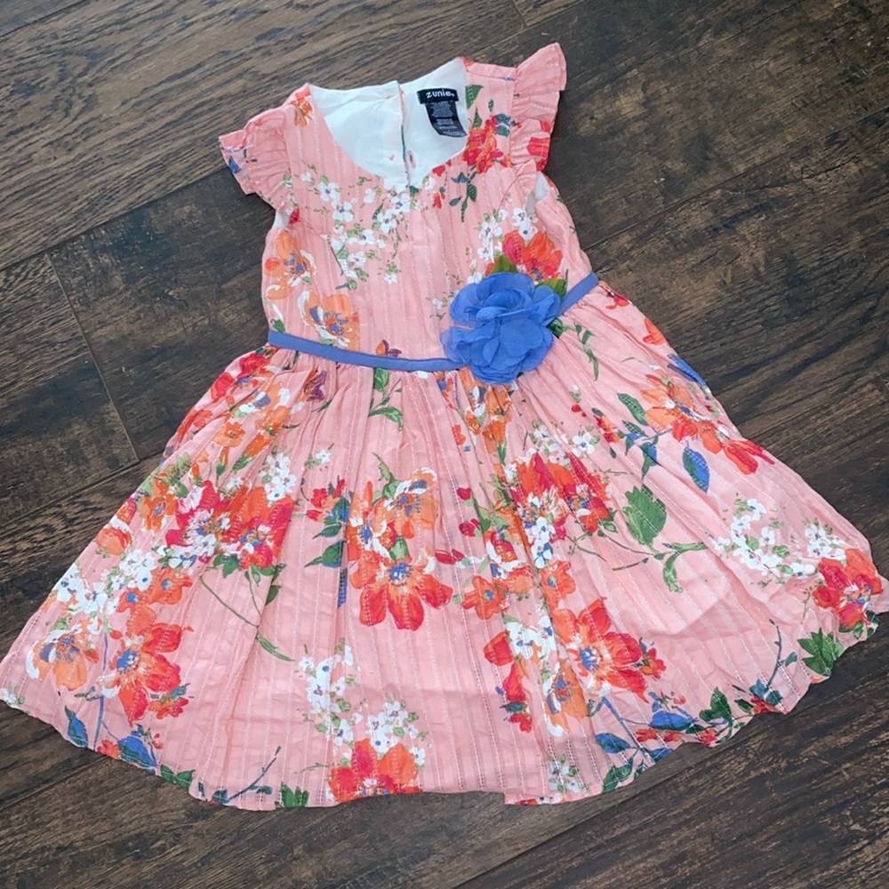 Zunie flowered dress size 4